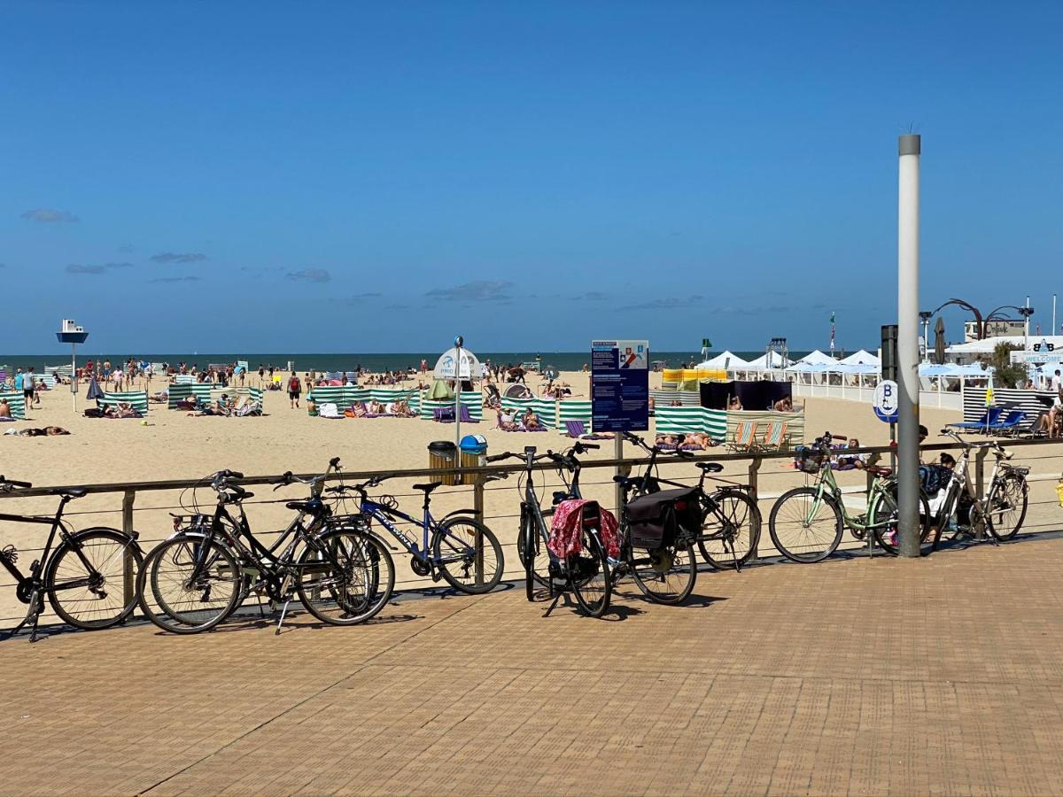 Panoramic View On Beach, Ships, Sea - Place To Be Ostende Exterior foto